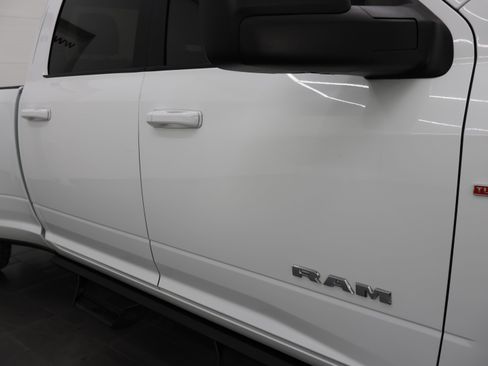 Used 2024 RAM 3500 Big Horn w/ Sport Appearance Package image 26