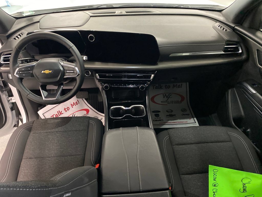 Used 2025 Chevrolet Traverse LT w/ LPO, Floor Liner Package FWD image 19