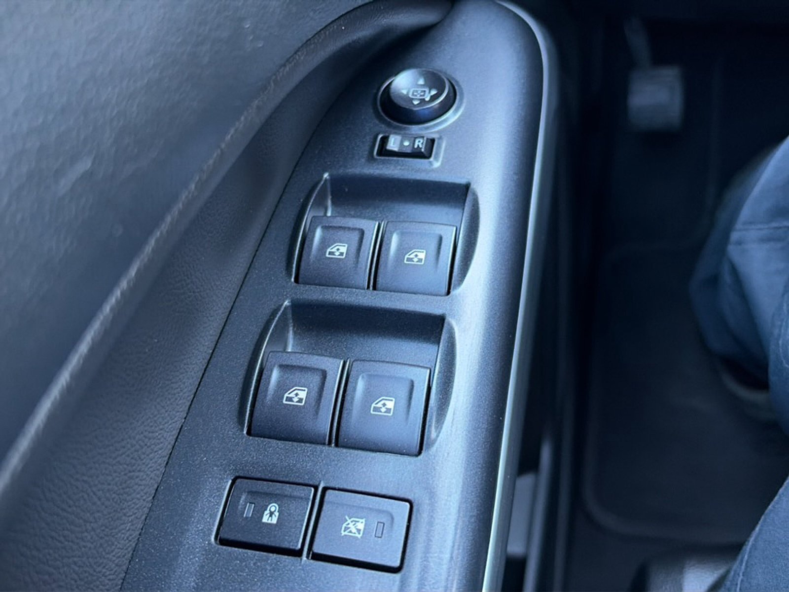 Used 2022 Chevrolet Colorado LT w/ Safety Package AWD/4WD image 16