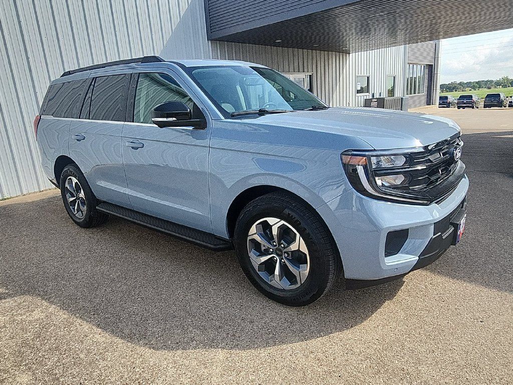 New 2027 Ford Expedition Active RWD image 2