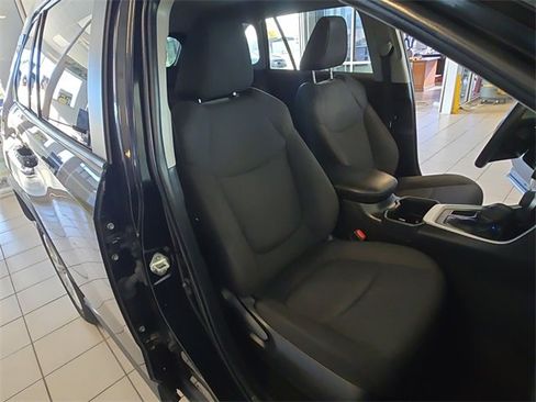 Used 2022 Toyota RAV4 LE image 23