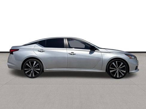 Used 2022 Nissan Altima 2.5 SR FWD image 4