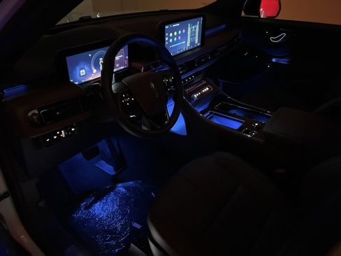 Used 2025 Lincoln Aviator Reserve image 9