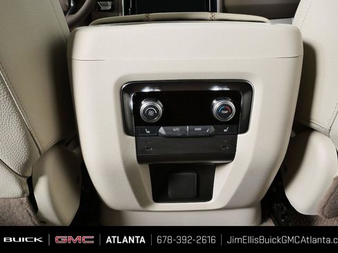 New 2026 GMC Yukon Denali w/ Sun & Power Step Package AWD/4WD image 17