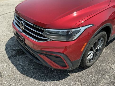 Used 2022 Volkswagen Tiguan SE FWD image 12