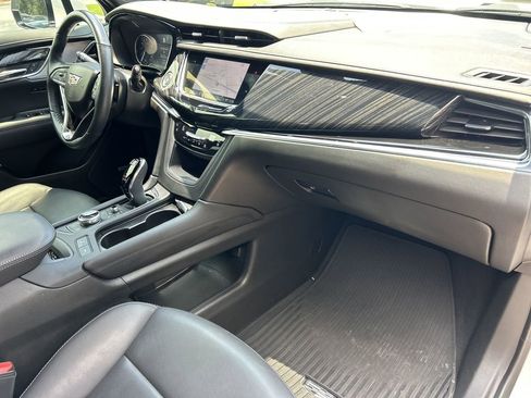 Certified 2023 Cadillac XT6 Premium Luxury image 12