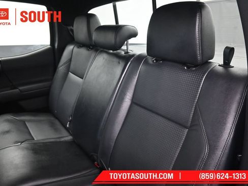 Used 2022 Toyota Tacoma TRD Sport w/ TRD Premium Sport Package AWD/4WD image 24