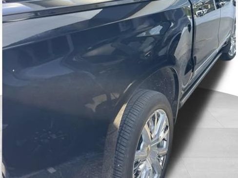 Used 2022 Chevrolet Silverado 1500 High Country w/ High Country Premium Package AWD/4WD image 9