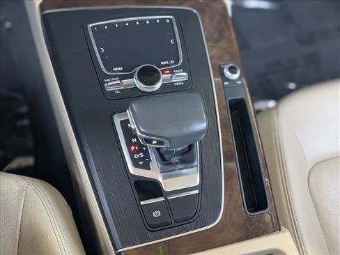 Used 2019 Audi Q5 2.0T Premium Plus w/ Premium Plus Package image 12