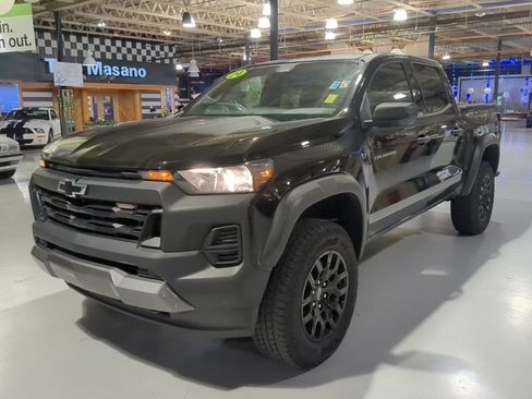 Used 2024 Chevrolet Colorado Trail Boss w/ Advanced Trailering Package AWD/4WD image 1
