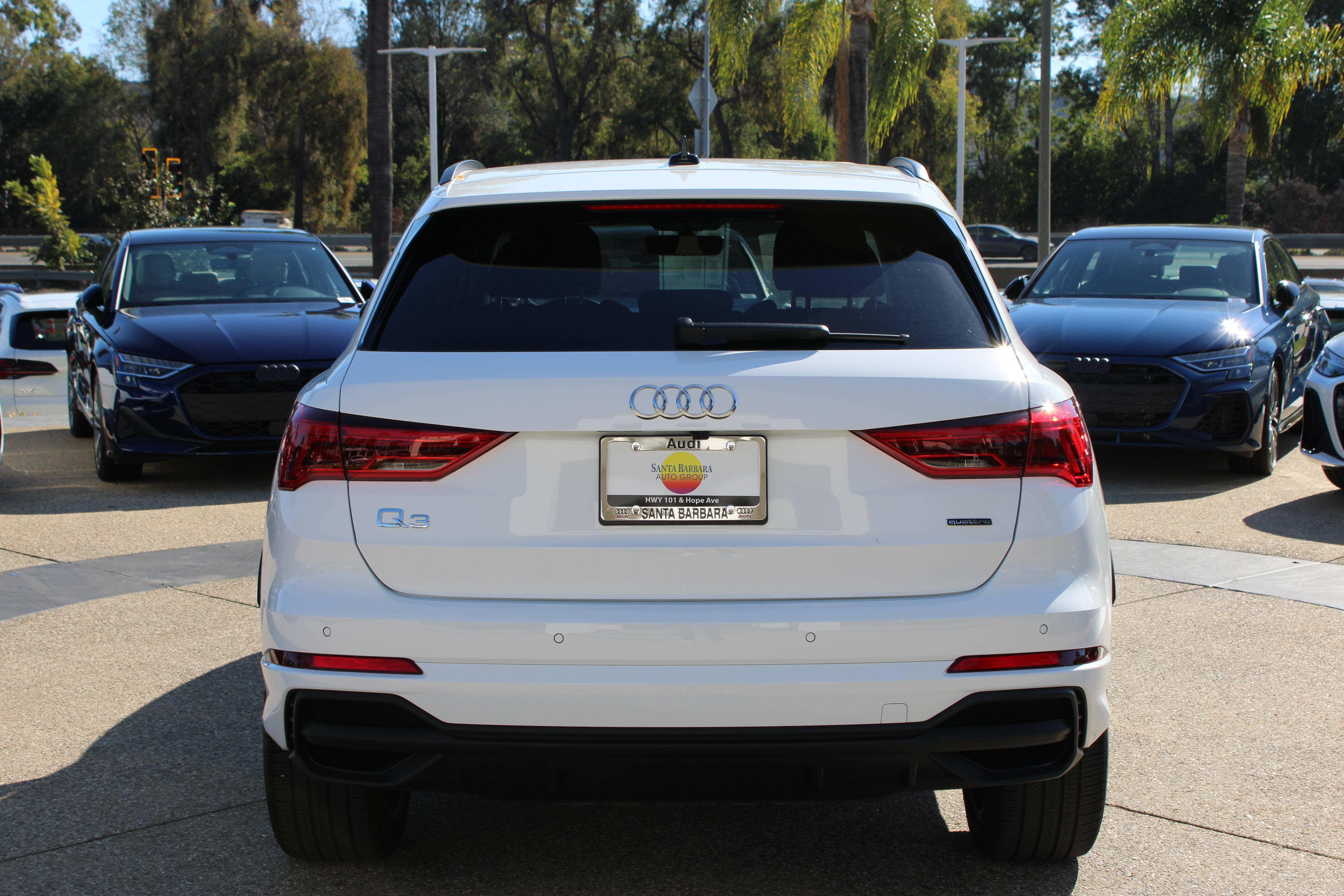 Used 2025 Audi Q3 2.0T Premium w/ Convenience Package AWD/4WD image 4