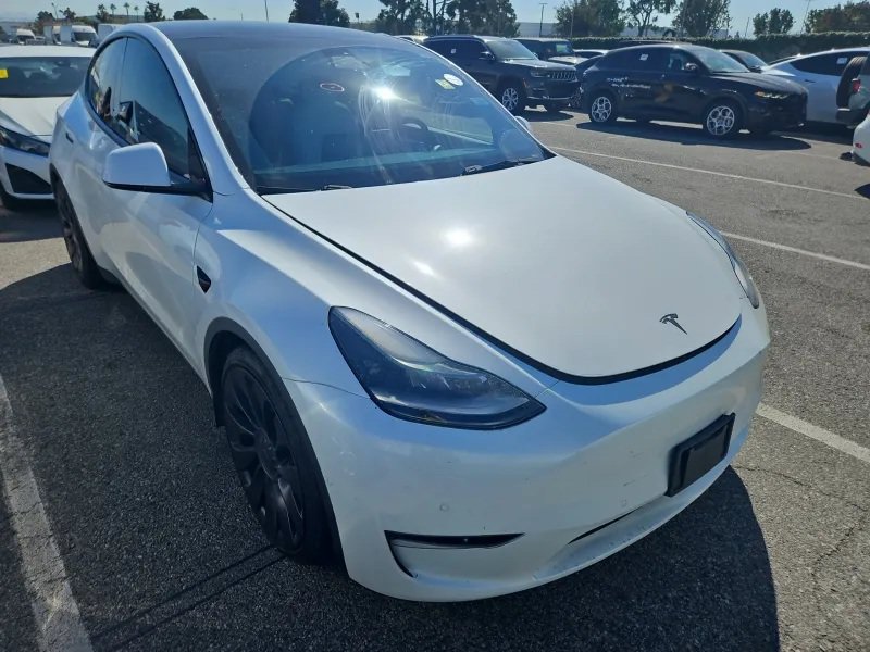 Used 2021 Tesla Model Y Performance AWD/4WD image 3