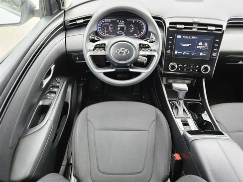 Used 2022 Hyundai Tucson SE image 8