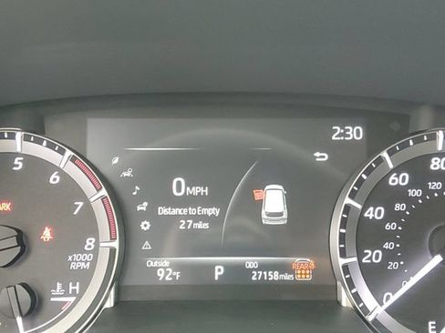 Used 2025 Toyota Highlander LE FWD image 28