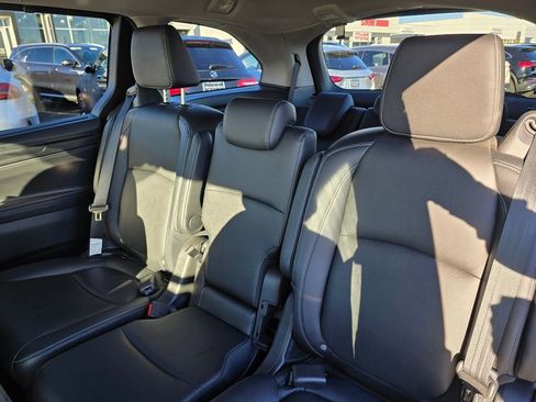 Used 2023 Honda Odyssey EX-L image 17