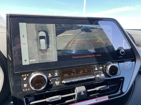 New 2026 Toyota Highlander Limited image 26