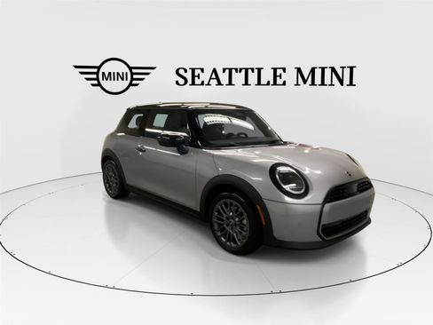 New 2026 MINI Cooper 2-Door Hardtop FWD image 2
