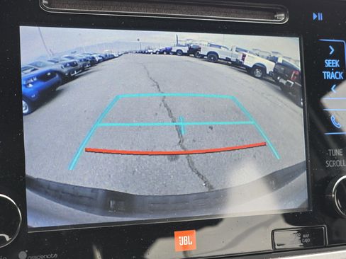 Used 2016 Toyota Tacoma Limited w/ Towing Package image 6