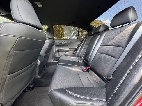 Used 2017 Honda Accord Sport image 14