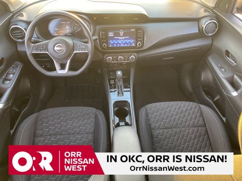 Used 2023 Nissan Kicks SV image 18