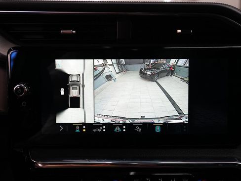 Used 2023 GMC Sierra 1500 Denali w/ Denali Reserve Package AWD/4WD image 18