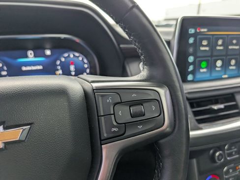 Used 2022 Chevrolet Suburban LT w/ LT Signature Package image 15