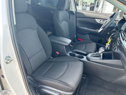 Used 2023 Kia Forte LX image 23