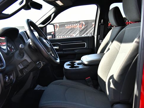 Used 2024 RAM 2500 Big Horn w/ Night Edition AWD/4WD image 19