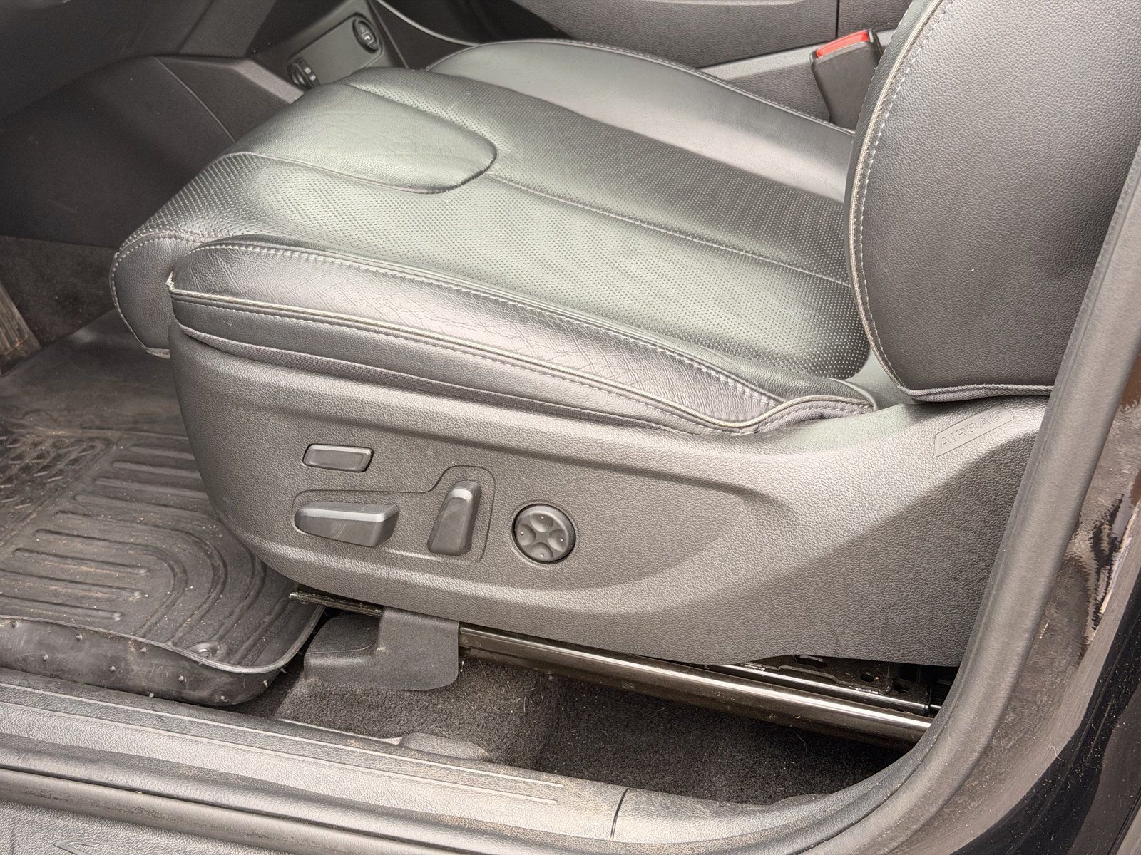 Used 2022 Hyundai Santa Fe Limited w/ Cargo Package FWD image 15