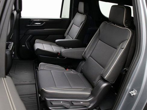 New 2026 GMC Yukon XL Elevation w/ LPO, Floor Liner Package image 11