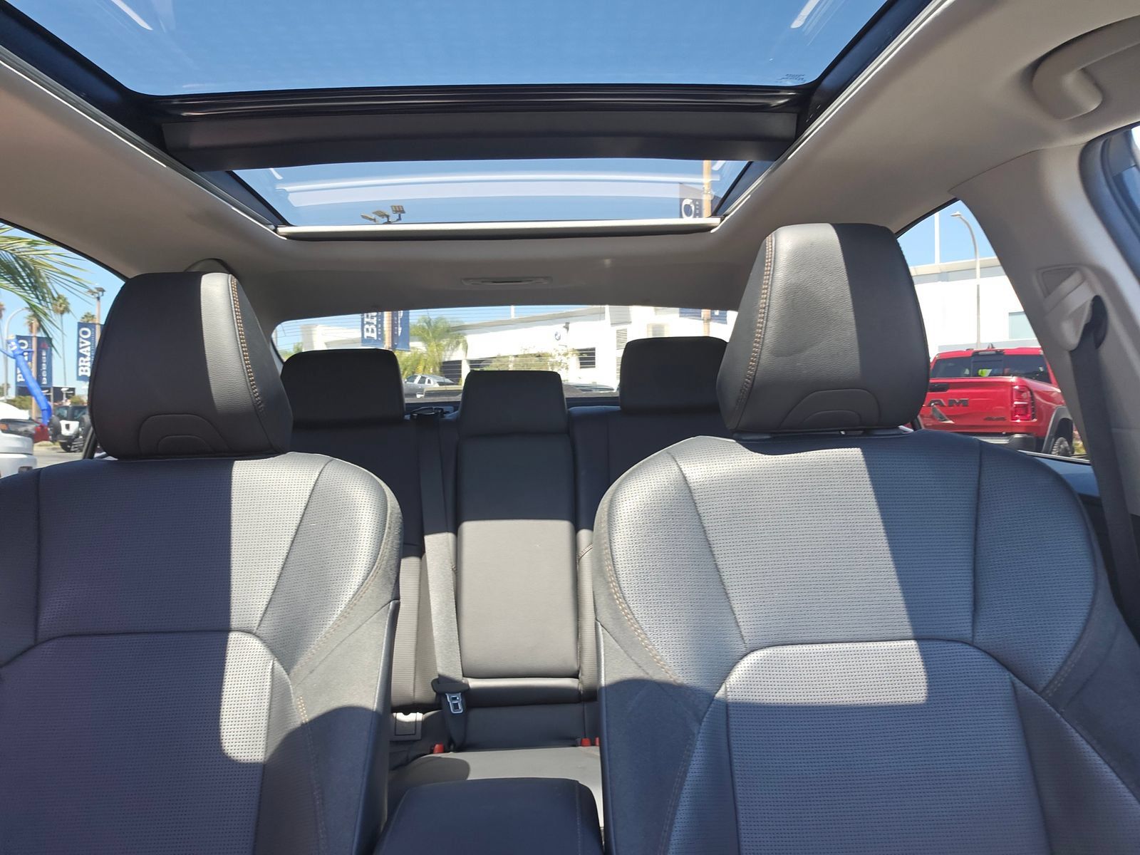 Used 2025 Toyota Camry XLE FWD image 31