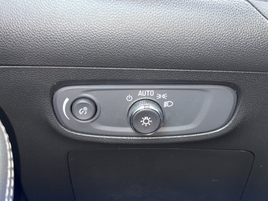 Used 2024 Buick Encore GX Sport Touring FWD image 15