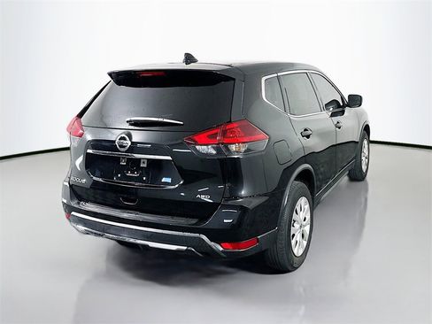 Used 2019 Nissan Rogue S image 7