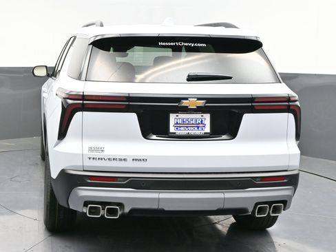New 2026 Chevrolet Traverse LT w/ Driver Confidence Package AWD/4WD image 6