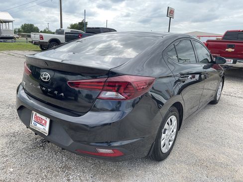 Used 2020 Hyundai Elantra SE FWD image 4
