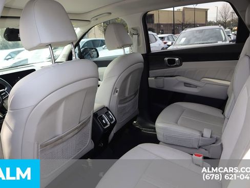 Used 2024 Kia Sorento SX AWD/4WD image 18
