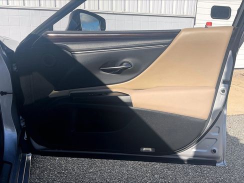 Used 2019 Lexus ES 350 image 29