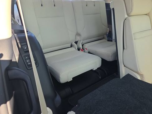 Certified 2023 Lexus GX 460 Premium w/ Premium Plus Package AWD/4WD image 12