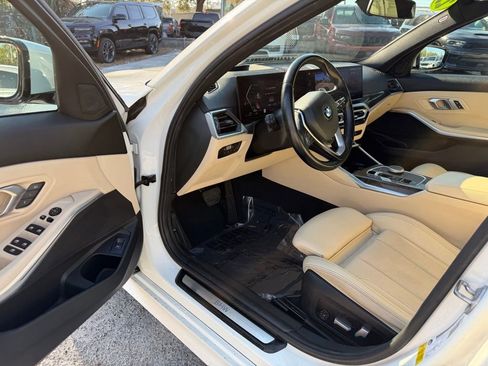 Used 2023 BMW 330i Sedan w/ Premium Package image 15