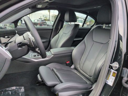 Used 2025 BMW 330i Sedan w/ M Sport Package image 16