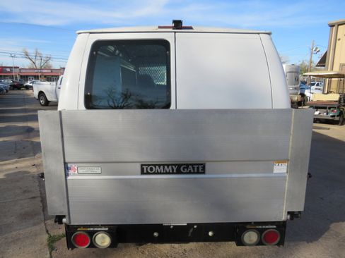 Used 2001 Ford E-150 and Econoline 150 image 5
