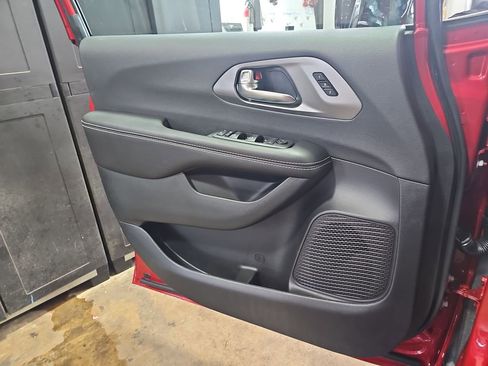 New 2026 Chrysler Pacifica Select image 29