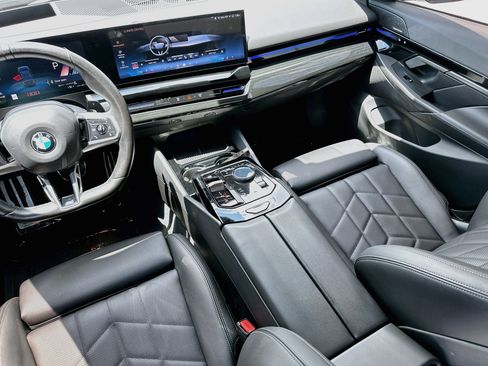 Used 2024 BMW 530i w/ M Sport Package RWD image 25
