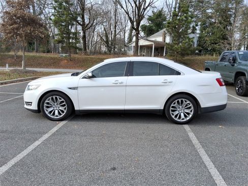Used 2019 Ford Taurus Limited image 8