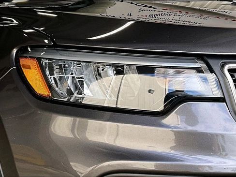 Used 2024 Jeep Compass Latitude image 28