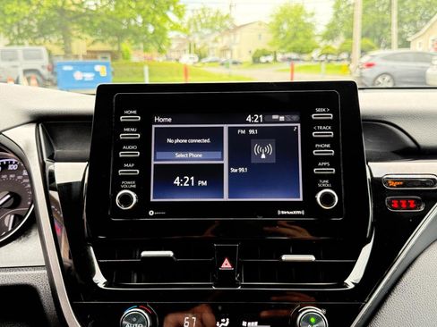 Used 2021 Toyota Camry SE image 42