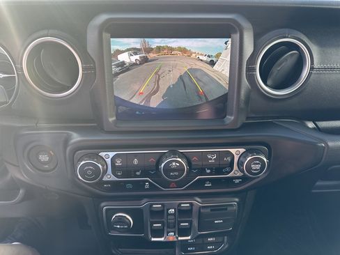 Used 2023 Jeep Wrangler Unlimited Sahara w/ Cold Weather Group image 16