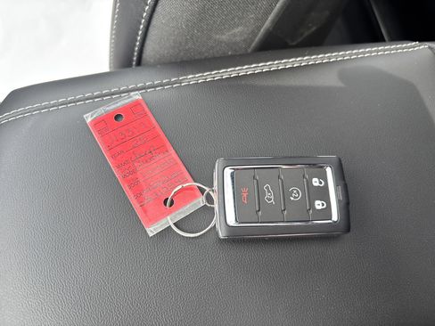 New 2025 Jeep Grand Cherokee L Altitude image 30