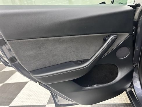 Used 2023 Tesla Model Y Long Range AWD/4WD image 13