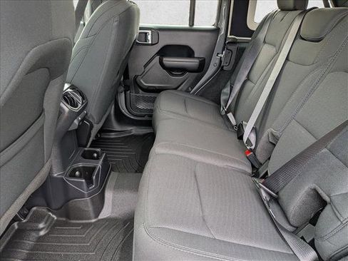 Used 2021 Jeep Wrangler Unlimited Sport image 17